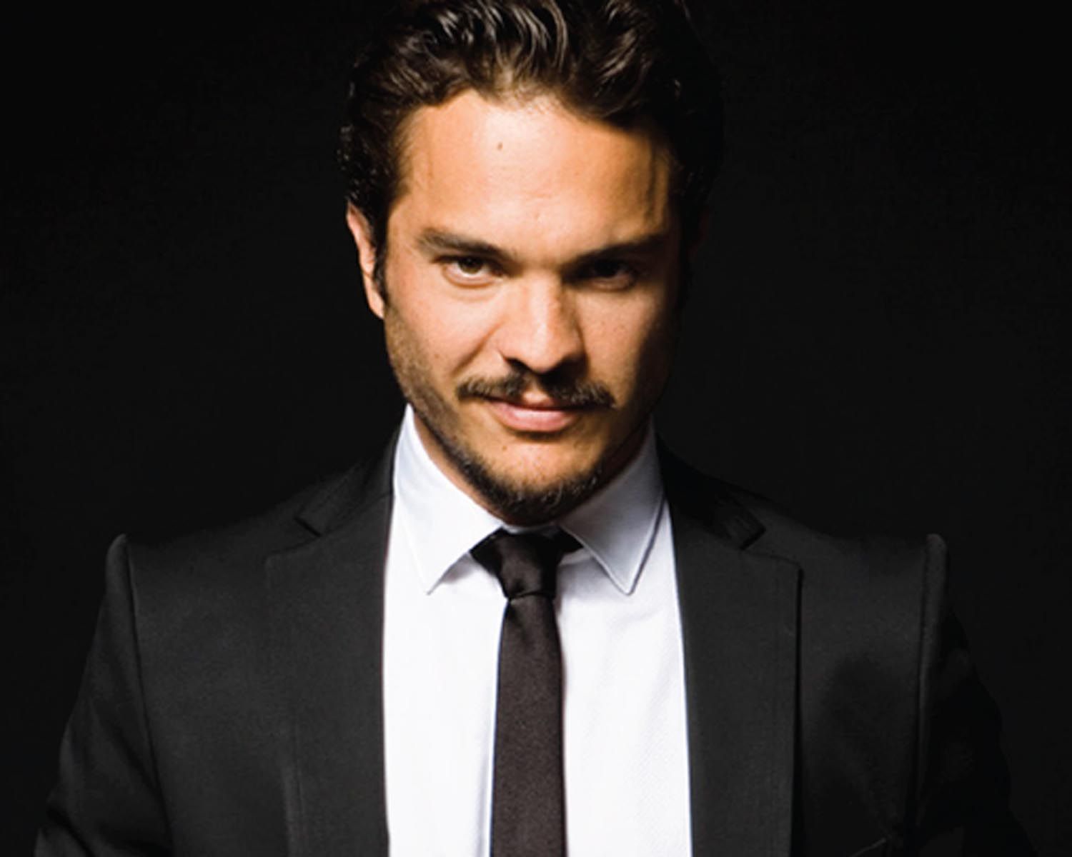Pictures of Kuno Becker