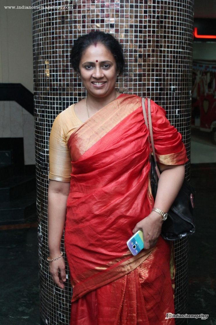 Pictures Of Lakshmi Ramakrishnan