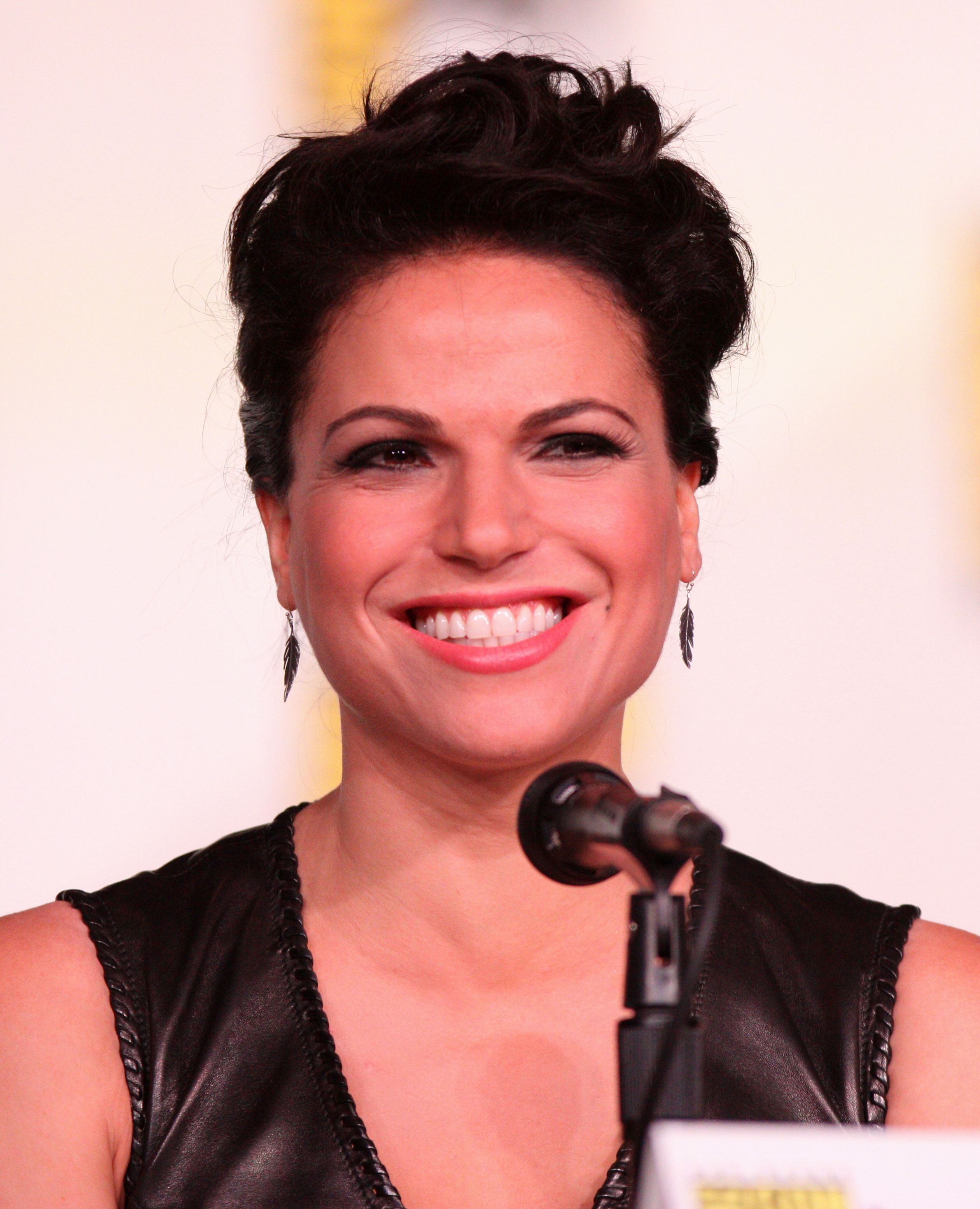 Pictures of Lana Parrilla