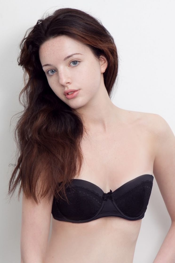 Lana Violet