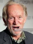 Lance Henriksen