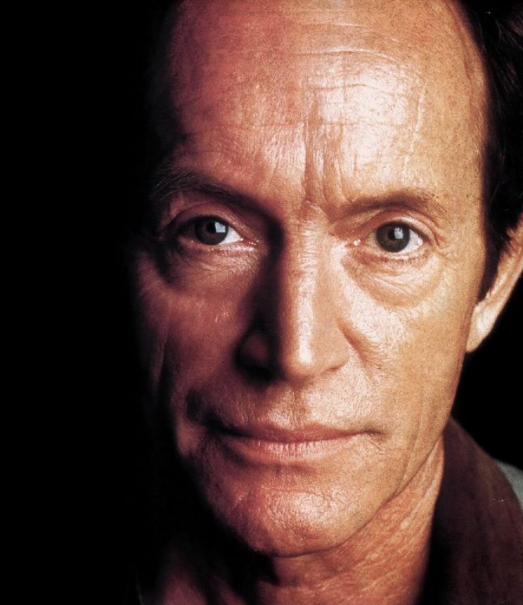 Lance Henriksen