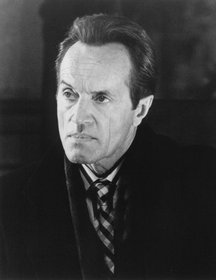 Lance Henriksen