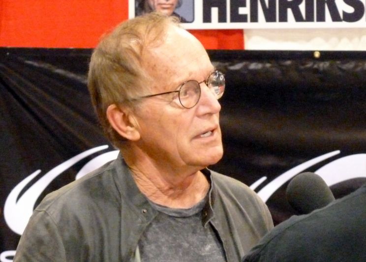 Lance Henriksen