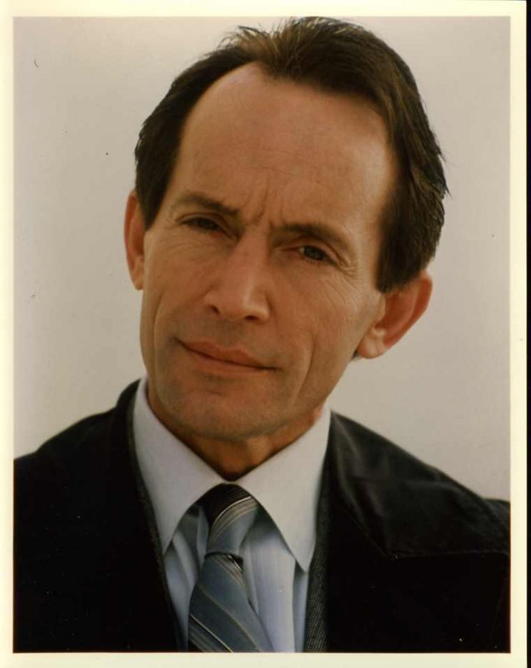 Lance Henriksen