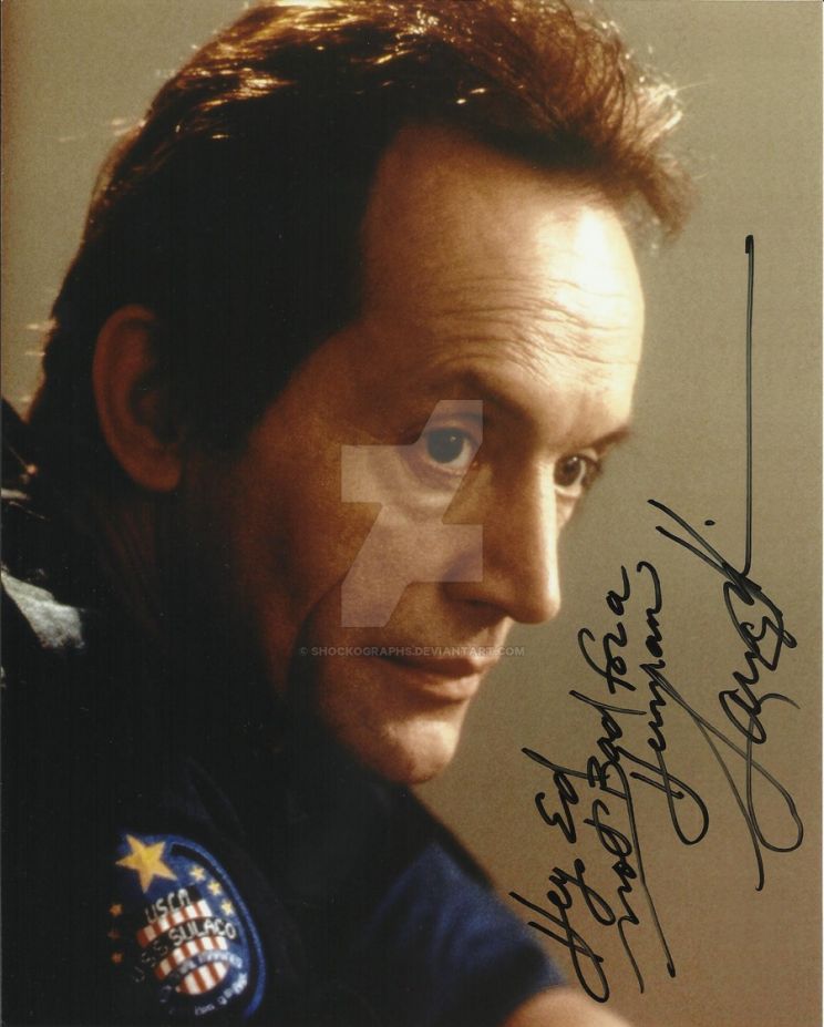 Lance Henriksen