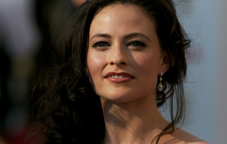 Lara Pulver