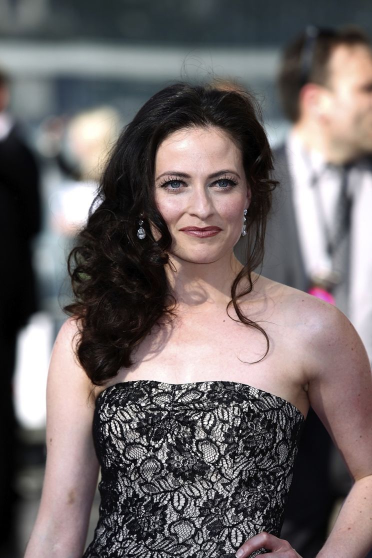 Lara Pulver