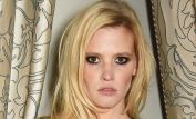 Lara Stone