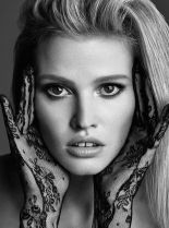 Lara Stone