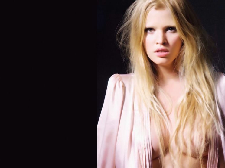 Lara Stone