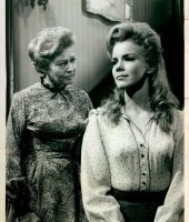 Laraine Stephens