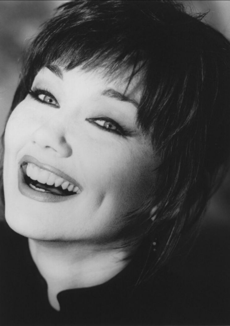 Lari White