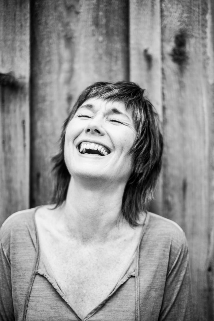 Lari White