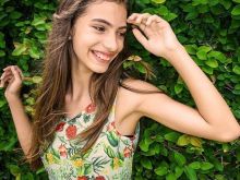 Larissa Gomes #2019363 picture (Landscape Medium)