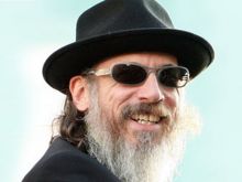 Larry Charles