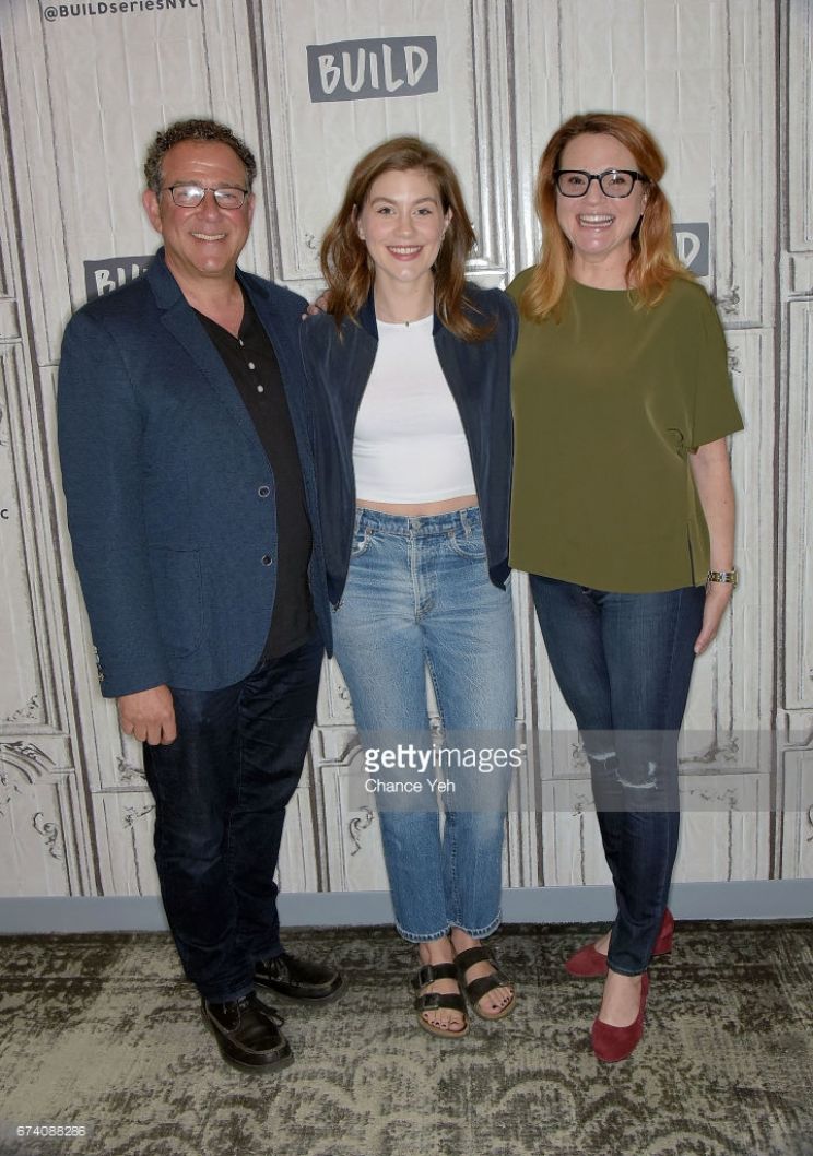 Laura Dreyfuss