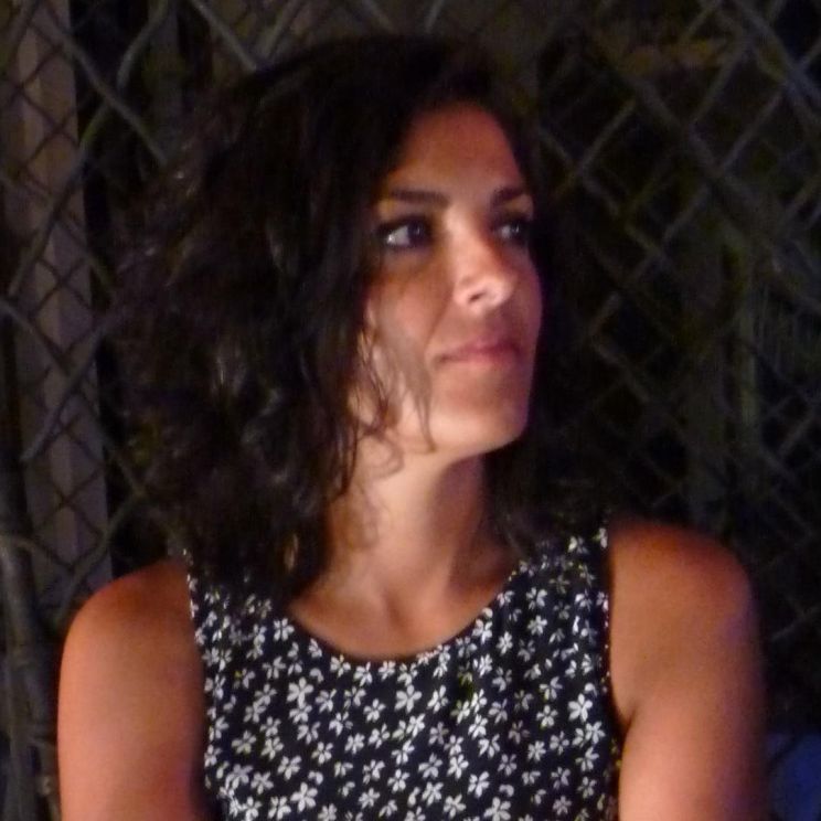Laura Flores