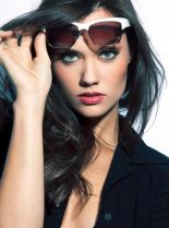 Laura James #2384786 picture (Portrait Medium)