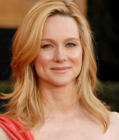 Laura Linney