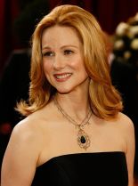 Laura Linney