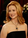 Laura Linney