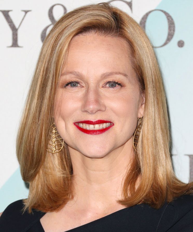 Laura Linney