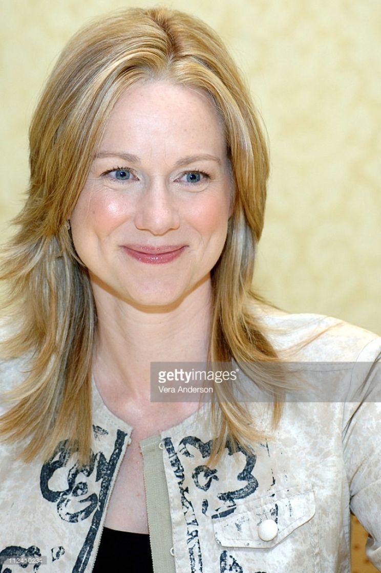 Laura Linney