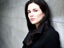 Laura Mennell