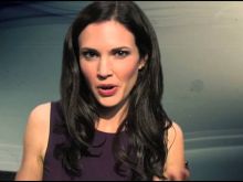 Laura Mennell photo