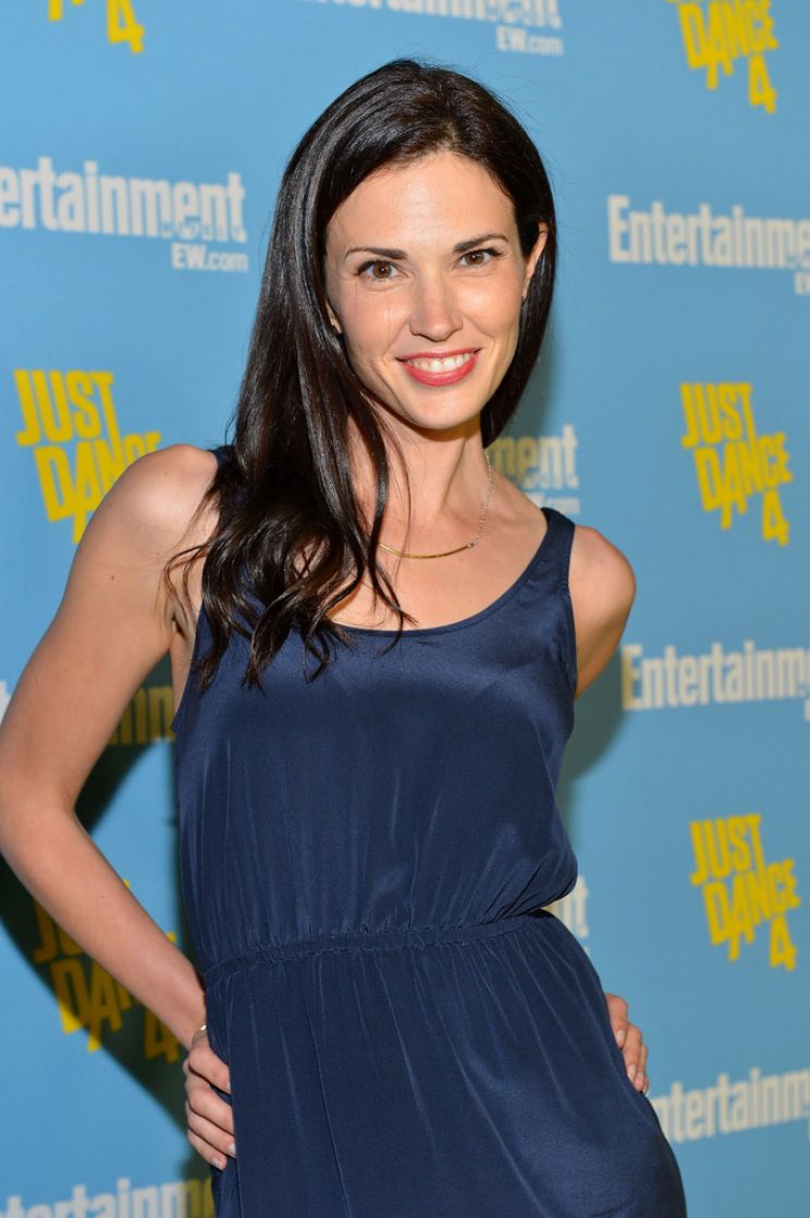 Laura Mennell