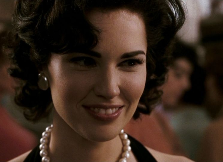 Laura Mennell