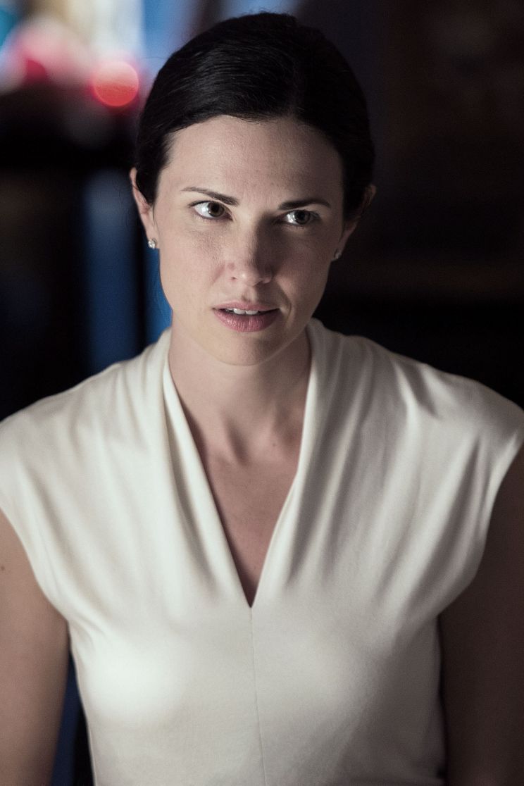 Laura Mennell
