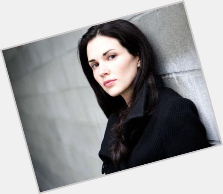 Laura Mennell