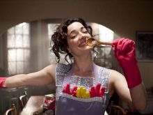 Laura Michelle Kelly