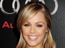 Laura Vandervoort photo