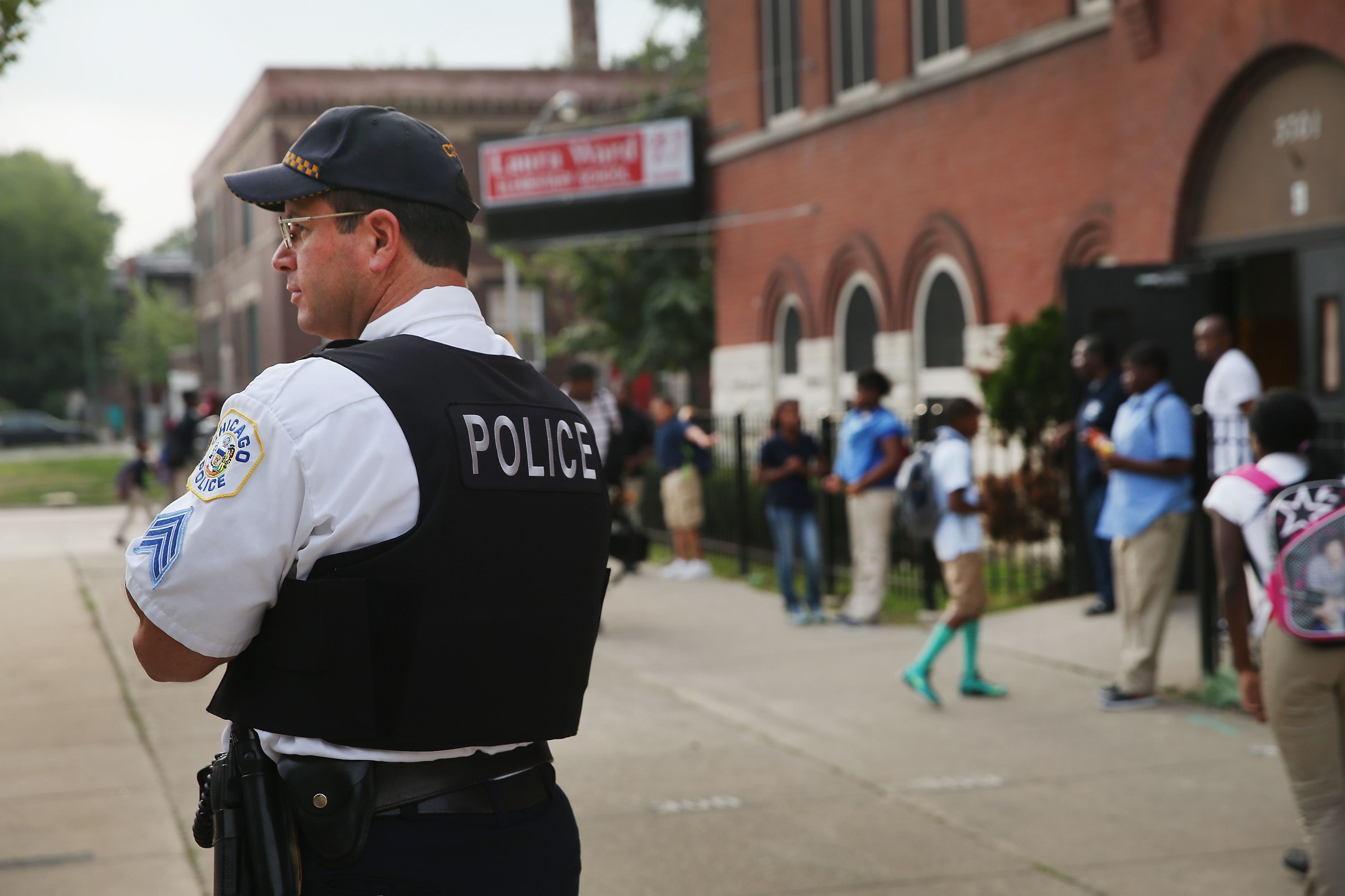 Police officers have to. School Police. School Police США. Police Officers at School.