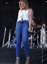 Lauren Alaina
