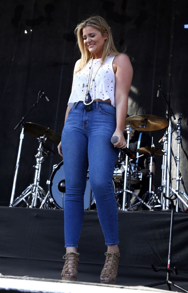 Lauren Alaina