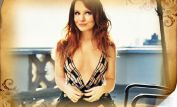 Lauren Ambrose