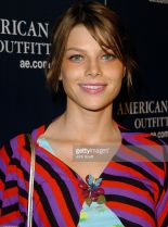 Lauren German photo