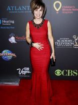 Lauren Koslow photo