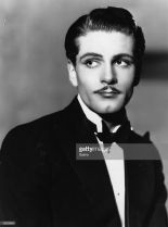 Laurence Olivier photo