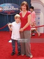 Laurie Metcalf photo