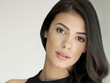 Laysla De Oliveira