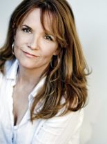 Lea Thompson photo