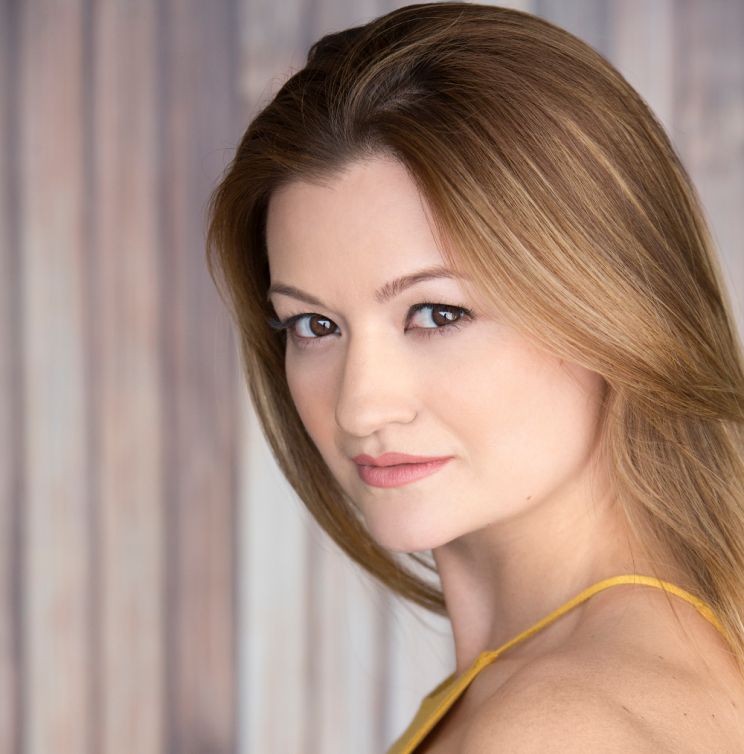 Pictures of Leah McKendrick