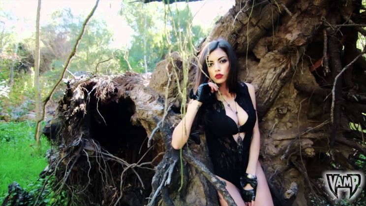 LeeAnna Vamp