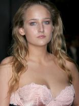 Leelee Sobieski