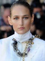 Leelee Sobieski photo